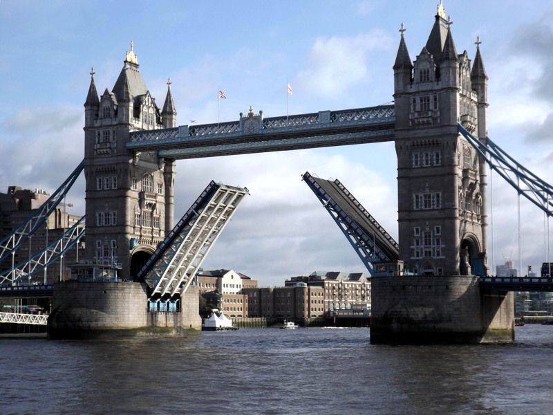 Buses could be barred from crossing Tower Bridge, City warns