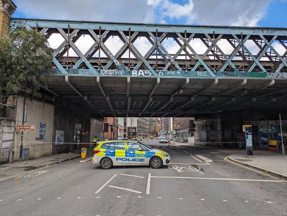 Southwark Street stabbing: man in life-threatening condition