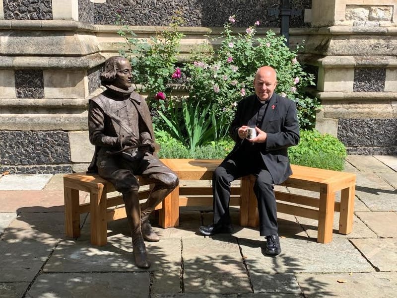 Cathedral invites visitors to pose for selfies with Shakespeare