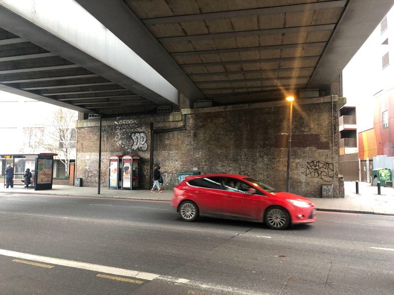 Elephant & Castle rail bridge to be decorated with hand-painted ads