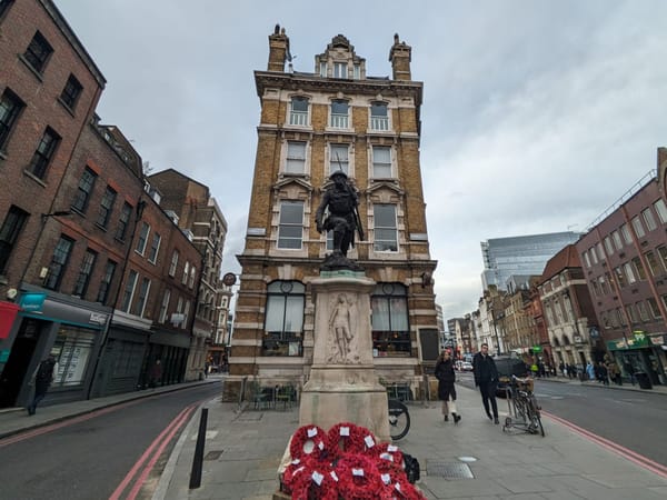 Planners veto 'inappropriate' advert behind Borough war memorial